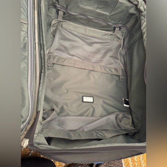 Briggs & Riley Transcend Expandable Wide Body Rolling Suitcase TU124X - Picture 8 of 10